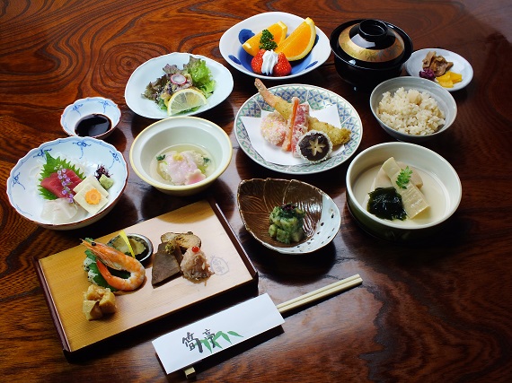 筍亭「”たけのこづくし”の会席料理」