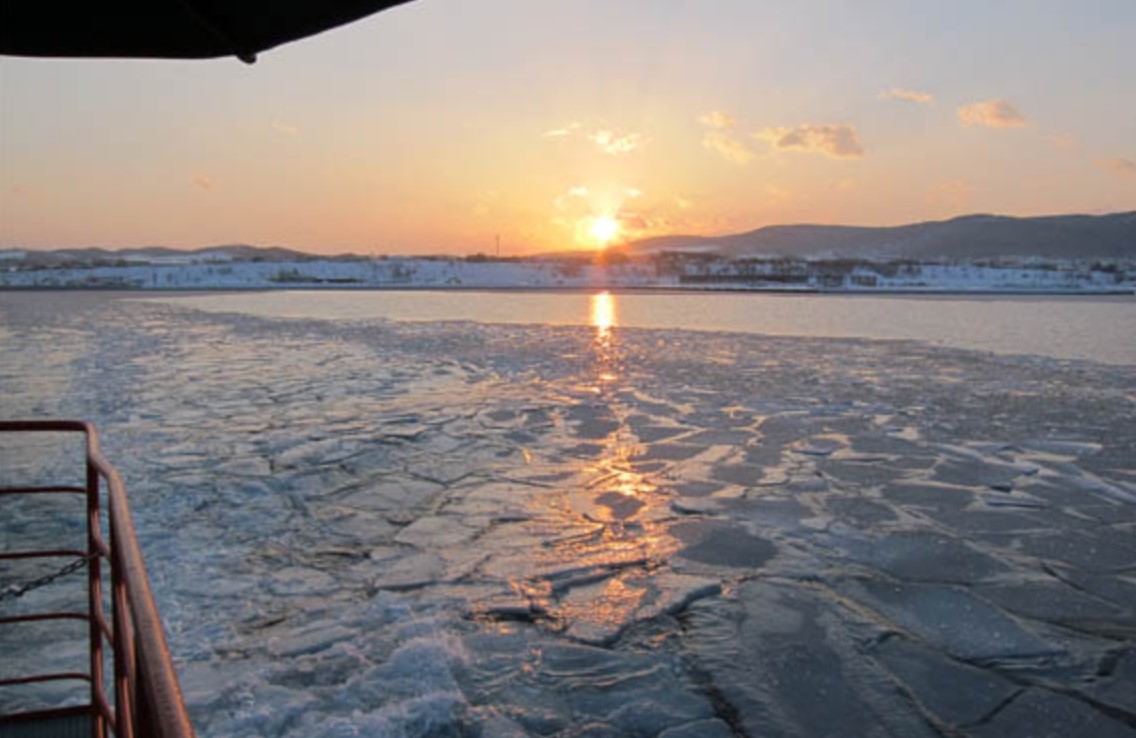 夕陽流氷(イメージ)