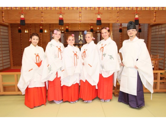 非日常の巫女体験!