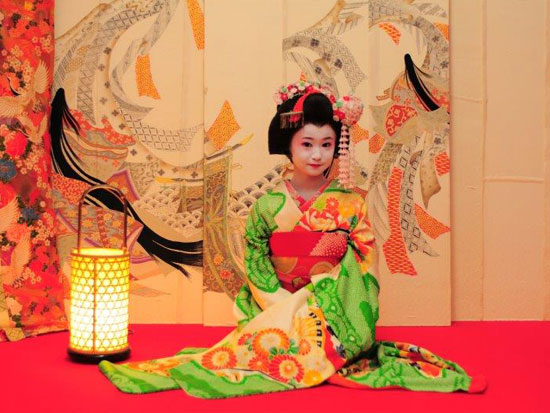 本格舞妓体験で満喫♪