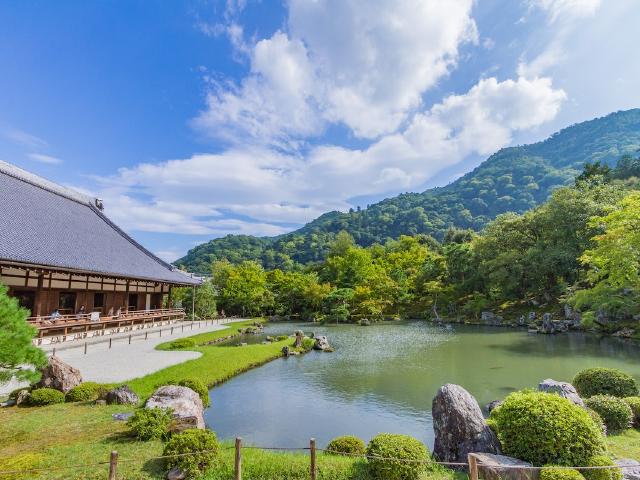 【京都觀光】“OKOSHI”巴士（BF）京都 必遊之選・天龍寺+嵐山金閣寺+伏見稻荷大社★含中・英・韓語音導覽★