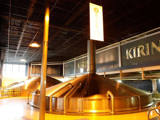 【キリンビール横浜工場見学・確約付き!】 工場見学ガイドの案内付きで、ビールの製造工程を見学!